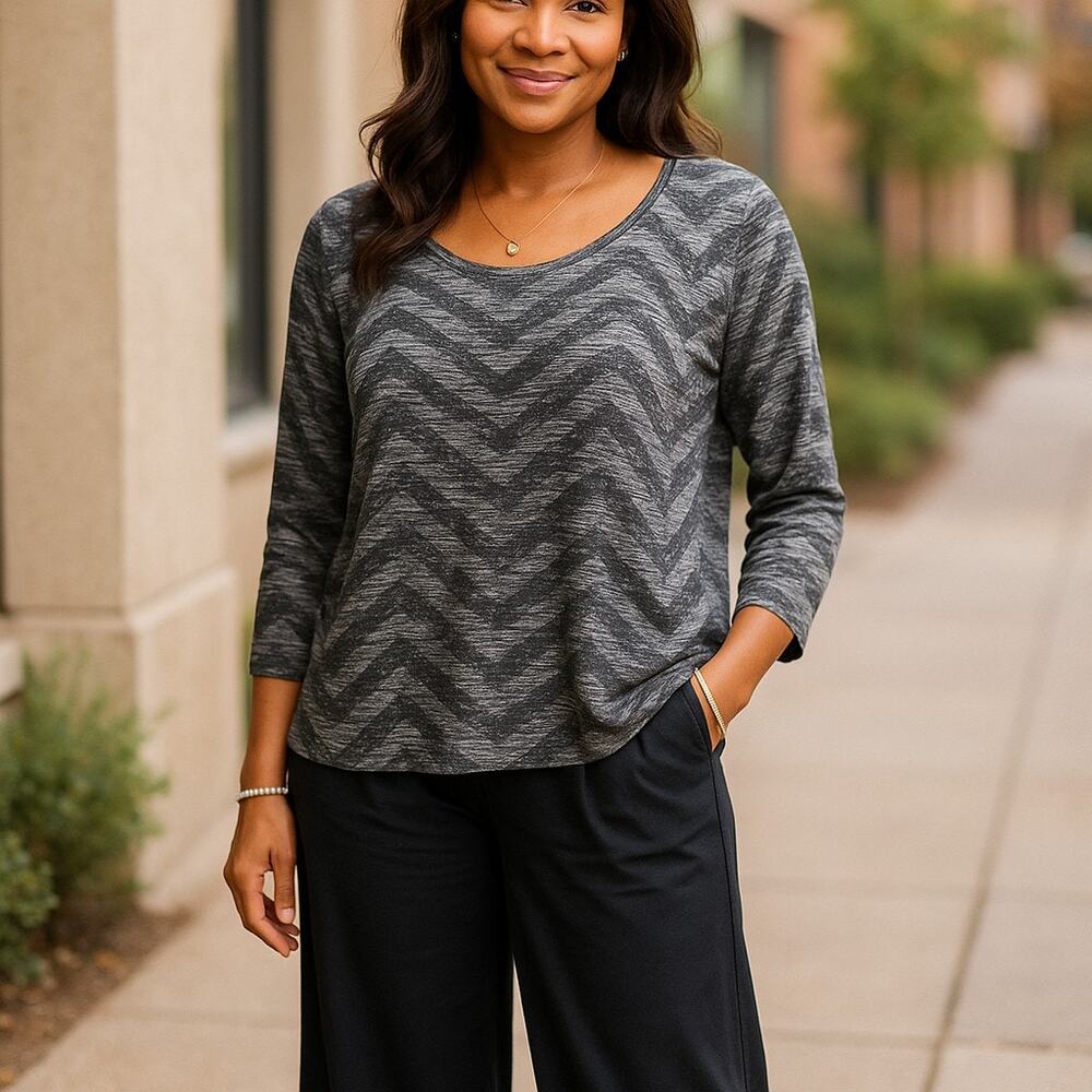 Soulmates Womens Blouse Size XL Black Gray Chevron Knit Top Shirt - Picture 3 of 9